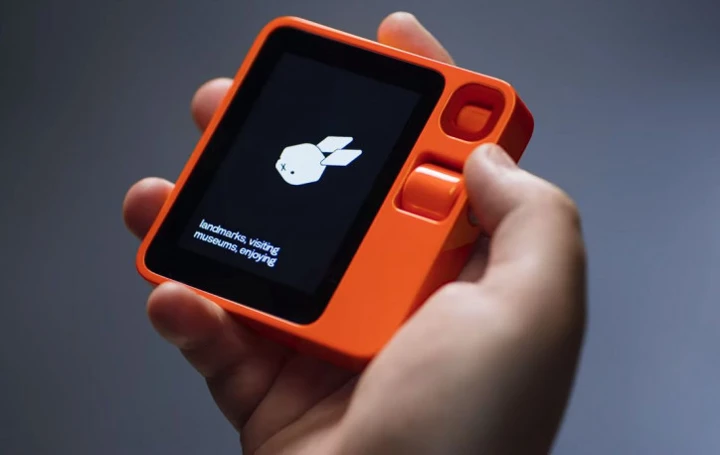 Анонс Rabbit R1: ИИ-помощник будущего с MediaTek и дизайном Nothing