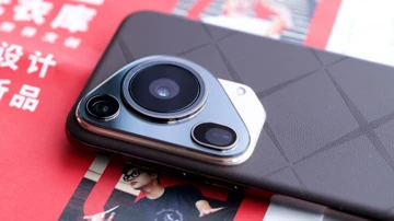 Apple наносит удар по Huawei Pura 70 крупными скидками на iPhone 15