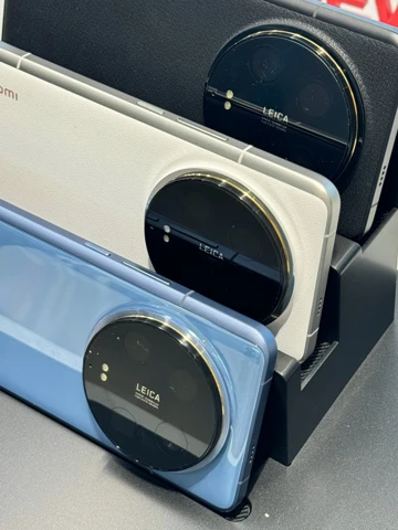 Большая подборка живых фото Xiaomi 14 Ultra в трех цветах