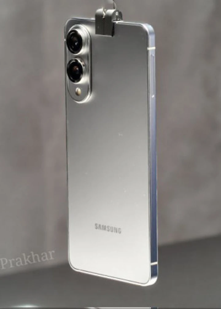 Galaxy S25 Edge напоминает плагиат бюджеток двух китайских брендов