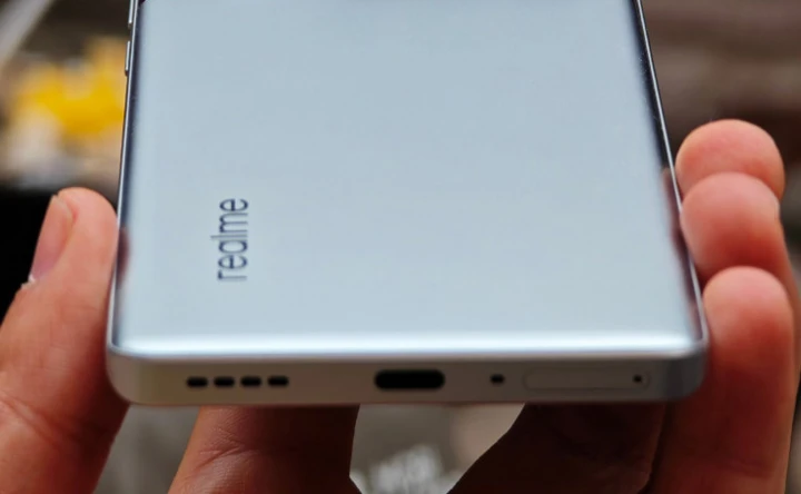 Фальстарт! Realme GT Neo 6 засветился на JD, раскрыв ключевые фишки