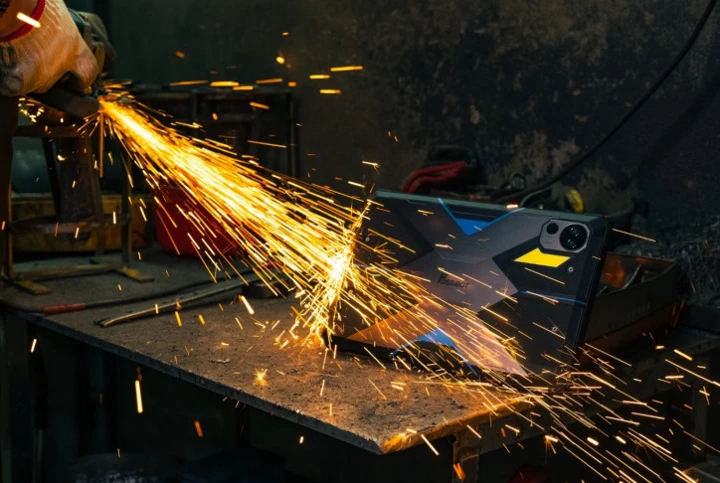 FOSSiBOT DT2 - защищенный планшет с огромной батареей