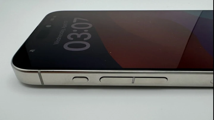 Фото прототипа iPhone 15 Pro Max показали, как выглядят псевдокнопки