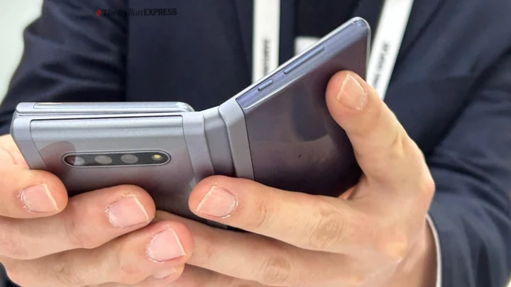 Galaxy W? Трикладушка Samsung прошла регистрацию у регулятора