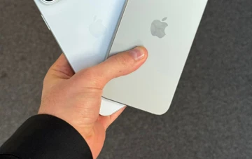 Гигант! Макет iPhone 16 Pro Max сравнили с iPhone 15 Pro Max на фото