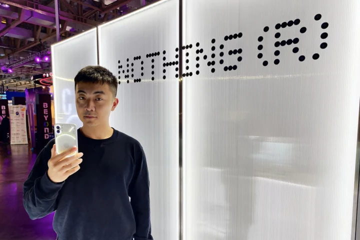 Глава Nothing критикует AI и раскладушки в предсказаниях на 2025 год