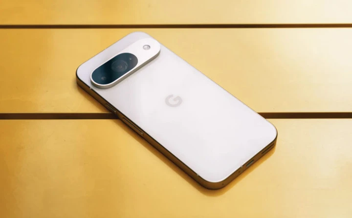 Google Pixel подставил хозяина, разослав его 18+ фото всем контактам