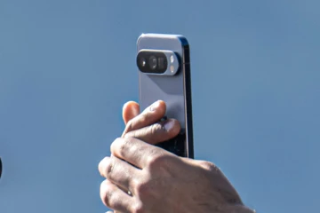 Google раскрыла дизайн Pixel 10 Pro на съемках рекламы для него