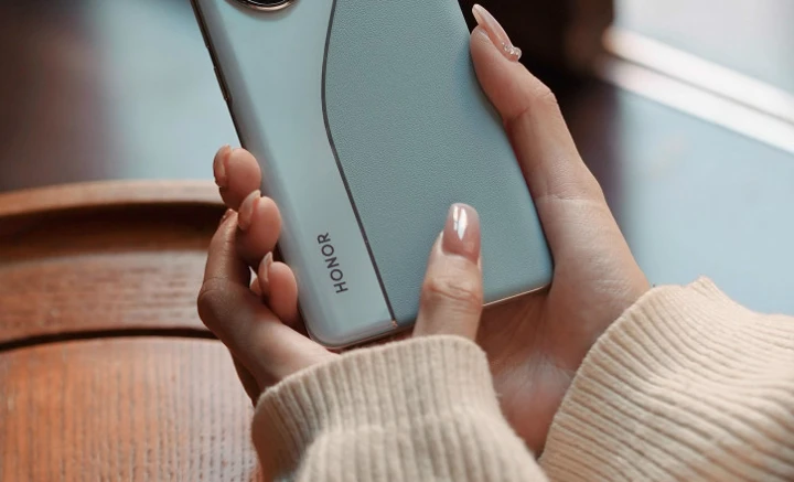 Honor 200 приписывают апгрейд батарей и отключаемый "остров"