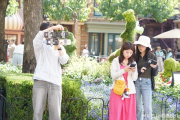 Huawei Pura 80 Ultra засняли на улице во время тестов: что ты такое?!