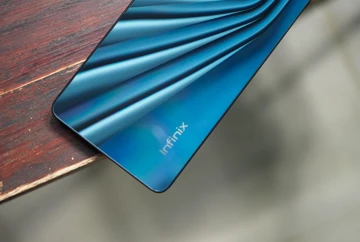 Infinix HOT 40 и 40 Pro раскрыты ритейлером: начинка и цены в России