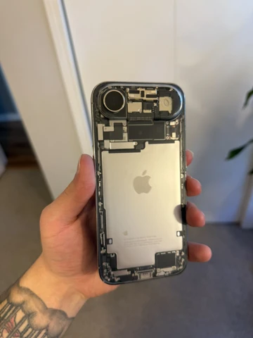 iPhone Air сделали прозрачным в домашних условиях