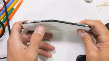 iPhone Air разрушен тестом на сгибание, но есть нюанс