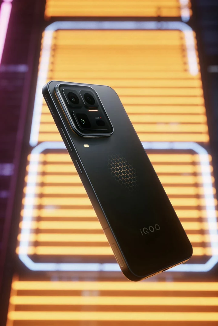 iQOO 15 Ultra порадует периферией для гейминга на кончиках пальцев