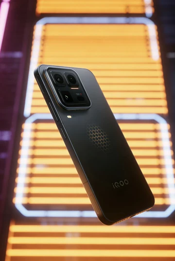 iQOO 15 Ultra порадует периферией для гейминга на кончиках пальцев