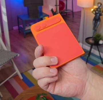 Как будет выглядеть iPhone Fold? Распечатали и сравнили с iPhone 17 Pro Max