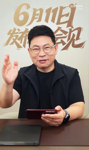 Лидера Huawei застали за просмотром горячего контента (видео)