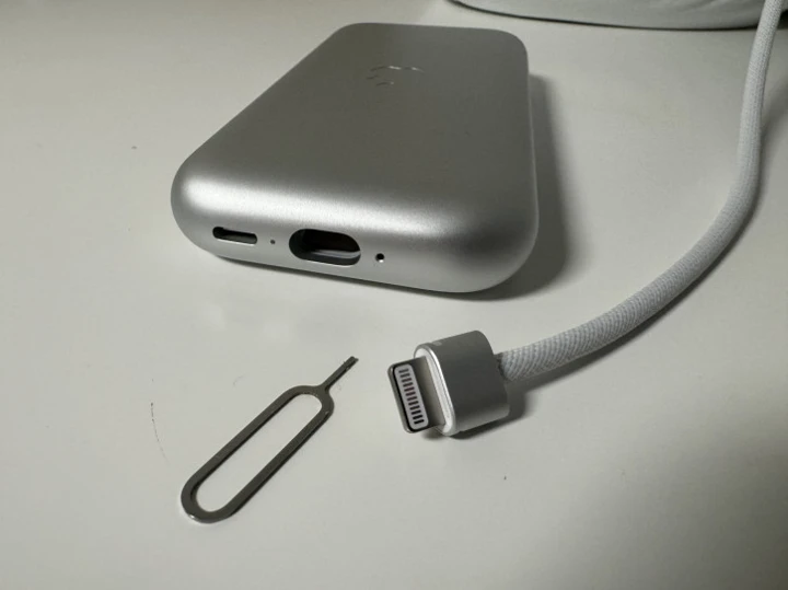 Lightning на стероидах? Журналист вскрыл тайну батареи Vision Pro