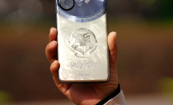 Лимитированный Redmi Turbo 3 Harry Potter блистает на живых фото