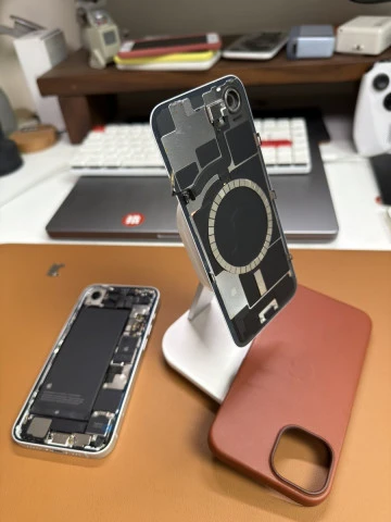 Недостатки iPhone 16e? Китайские умельцы прокачали "бюджетный" iPhone