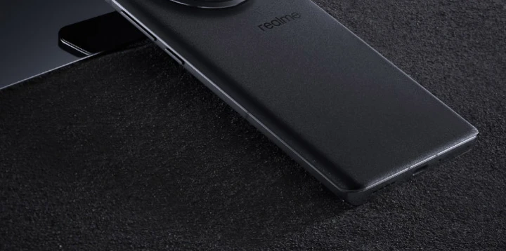 Никакого пластика! Вторая расцветка Realme GT5 Pro раскрыта плакатом