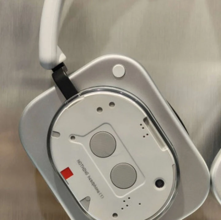 Nothing Headphone (1) уже засветились на первых шпионских фото