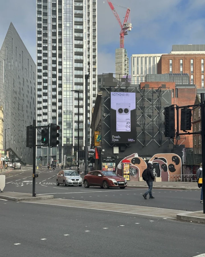 Nothing Phone (2a) на первых промо-постерах и его необычная распаковка