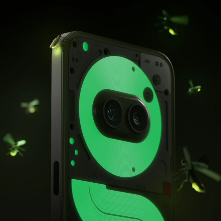 Nothing показала Phone (2a) Plus Community Edition: светится, но иначе