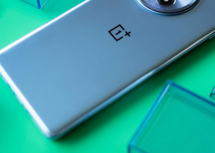 Новые детали переработанного дизайна OnePlus Ace 3 Pro и его концепт