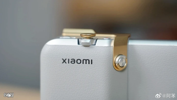 Новые секреты Xiaomi 17 Ultra: расцветки, батарея, вес и фото коробки