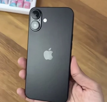 Новый дизайн iPhone 16 наглядно на фото "болванки"