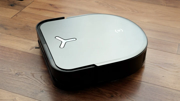 Обзор ECOVACS DEEBOT X5 PRO OMNI: «Тесла» среди роботов-пылесосов