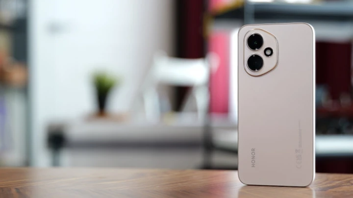 Обзор Honor 400: у нас теперь свой iPhone с блэк-джеком и девчонками