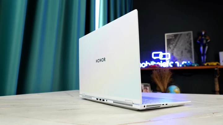 Обзор Honor MagicBook Pro 16 Hunter 2025: игровой ноутбук с RTX5060