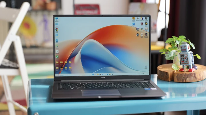 Обзор Honor MagicBook X16 Plus: плюсик к батарее или к карме?