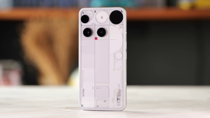 Обзор Nothing Phone (3): Карл, ты втираешь нам какую-то дичь