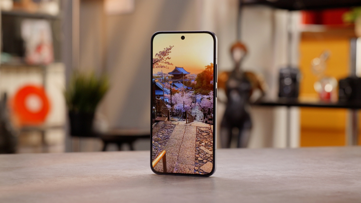 Обзор OPPO Reno 15 5G: интересный и приятный смартфон