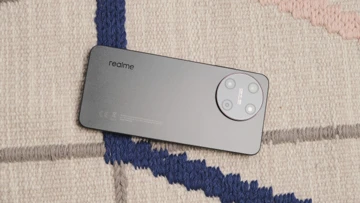 Обзор Realme 11: девять с половиной и быстрая зарядка