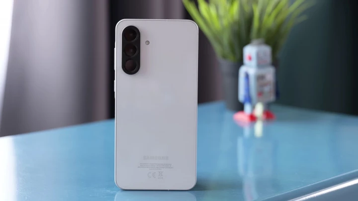 Обзор Samsung Galaxy A36: подешевевший герой ПО