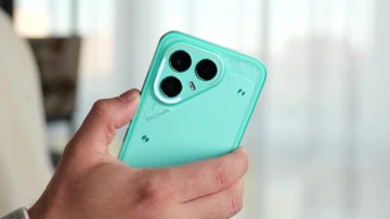 Обзор Tecno POVA 7 Pro 5G: глифы вернулись!