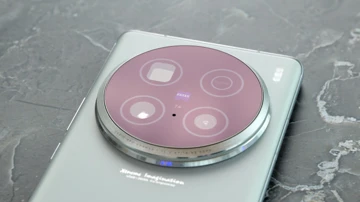 Samsung добавит 200-Мп телевик в Galaxy S26 Ultra после успеха Vivo?