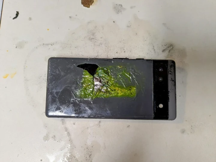 Очередной старый Pixel A-серии начал взрываться при зарядке