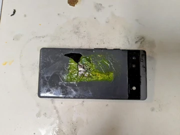 Очередной старый Pixel A-серии начал взрываться при зарядке