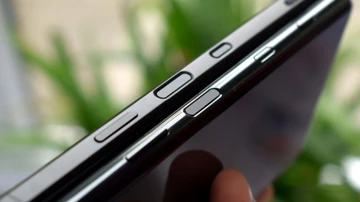 Один из флагманов лишится ультразвукового сканера в пользу кнопочного