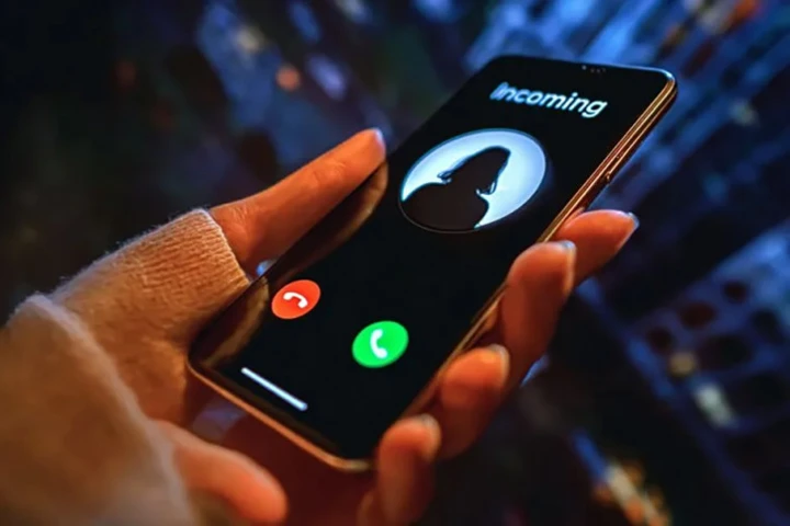 Официально: в России заблокировали звонки в Telegram и WhatsApp