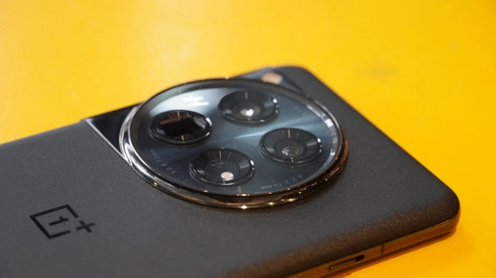 OnePlus 13 не получит узнаваемый семейный дизайн