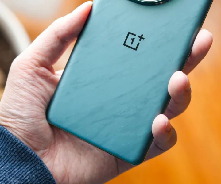OnePlus 13 обрастает подробностями: экран, водозащита, камеры