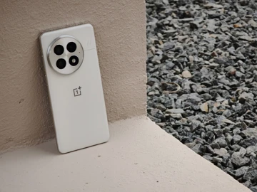 OnePlus 15 приписывают сверхпрочную раму и расцветки в эстетике Дюны