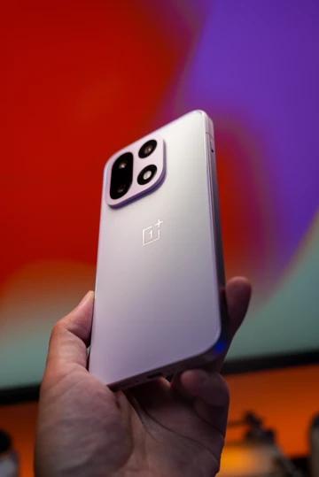 OnePlus 15 рухнул ниже 46 000 рублей на распродаже AliExpress