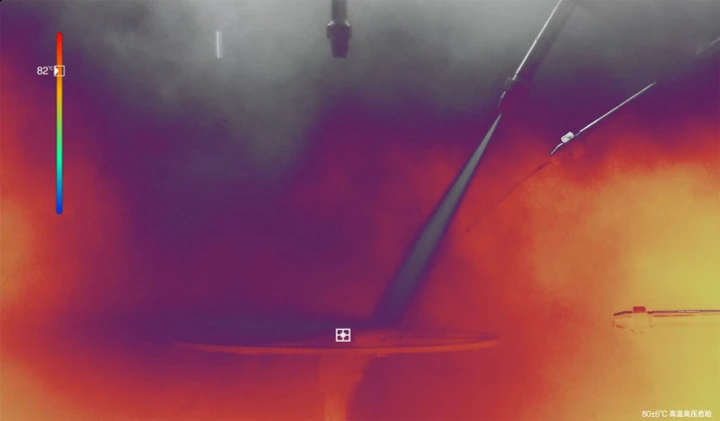 OPPO A3 Pro не боится падений и пыток струями кипятка (видео)